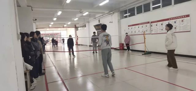 【完满班级】扬羽球风采 促班级腾飞