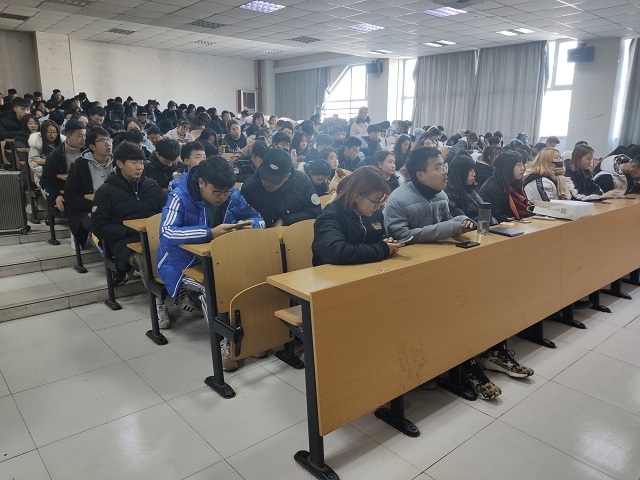 【辅导员说完满】回望昨天 展望未来