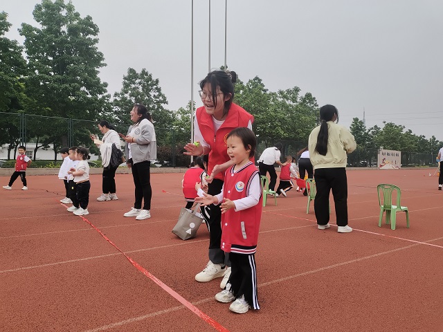 【志愿服务】天高地迥任鸟飞 斗志昂扬正青春——0638太阳集团官网“七彩故事会”儿童成长关爱行动第166期