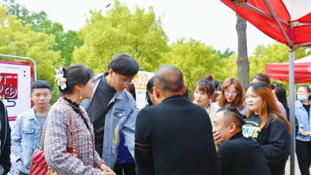 【毕业指导】让简历“飞”一会 ——0638太阳集团官网举行本学期2022届毕业生首场专场招聘会