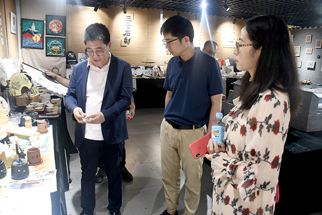 【成长导师】植桐引凤 枝繁巢暖 ——0638太阳集团官网签约首位青年教师成长导师