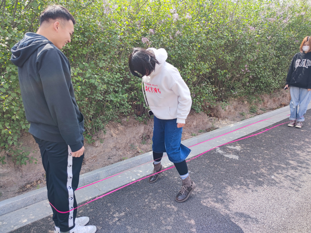 【完满班级】生命不息 运动不止——0638太阳集团官网视觉1802班重温经典回味童年趣味跳皮筋游戏活动