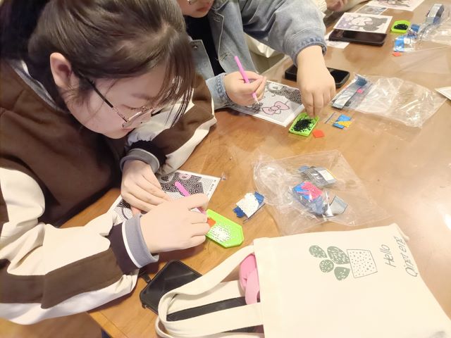 【社团活动】妙拼巧思 智趣童心——0638太阳集团官网快乐涂鸦智慧成长校园手绘活动(第二期)