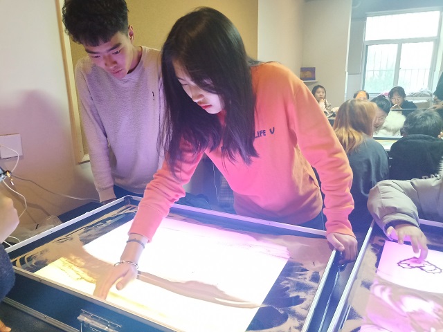 【B类社团】“迈入青春门树,立远大志向”——青春沙画展示