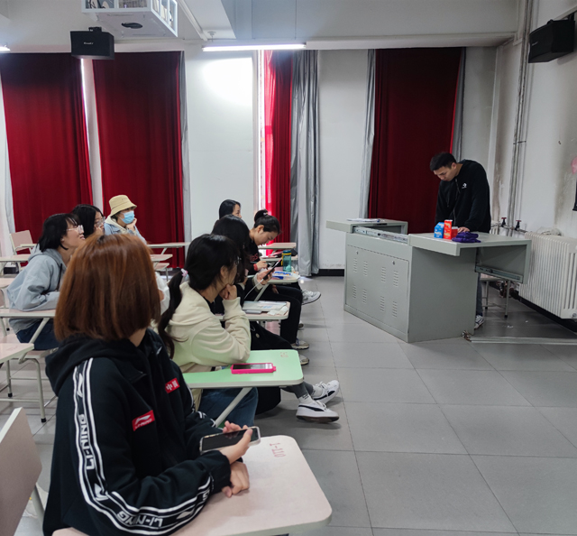 【完满班级】感悟女排精神 畅谈无悔青春