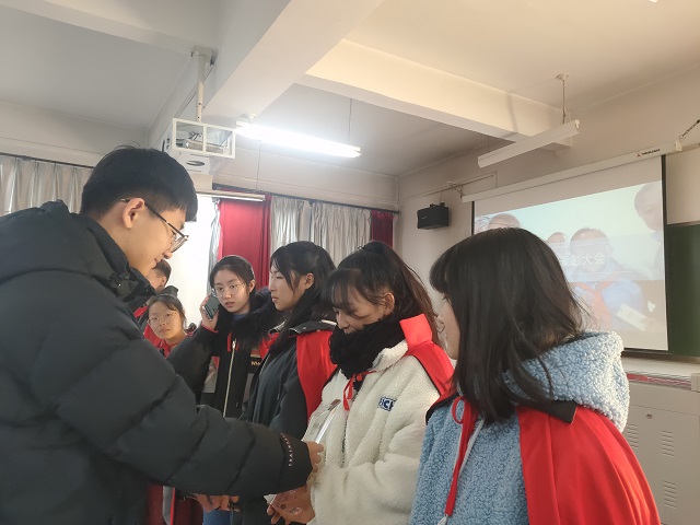 【公益服务】公益之路 携手善行