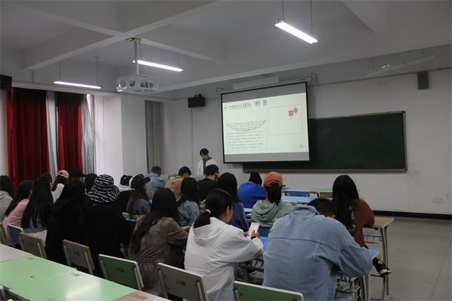 【完满班级】 喜迎中秋 吟诗团聚