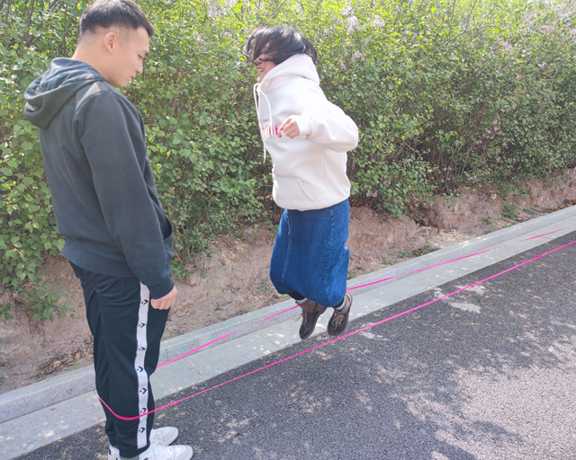 【完满班级】生命不息 运动不止——0638太阳集团官网视觉1802班重温经典回味童年趣味跳皮筋游戏活动