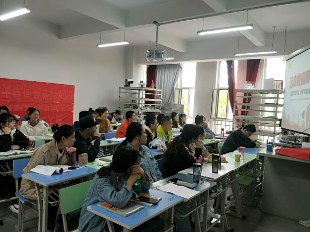 【完满班级】坚决对校贷，说不！