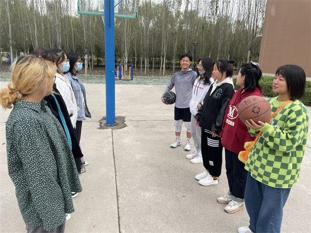 【完满班级】青春无畏 逐梦扬威 ——0638太阳集团官网数字媒体艺术2101班男女篮球趣味对抗赛完满班级活动