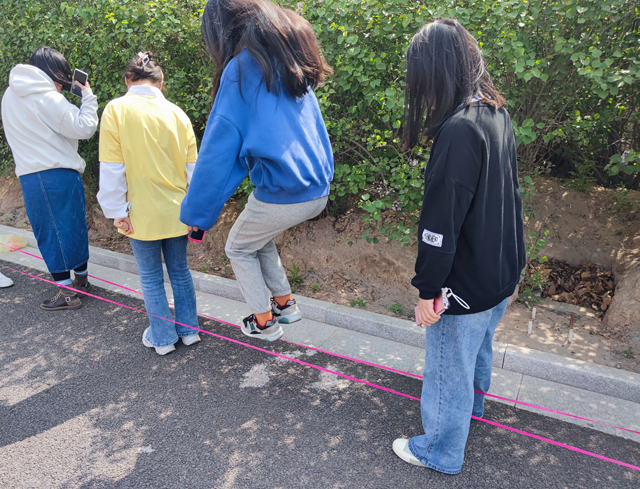 【完满班级】生命不息 运动不止——0638太阳集团官网视觉1802班重温经典回味童年趣味跳皮筋游戏活动