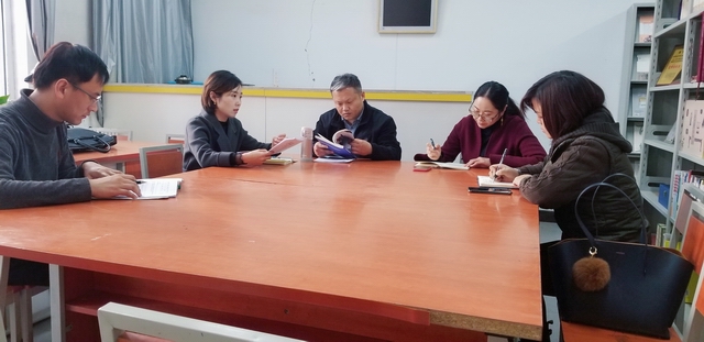【课程建设】混合式教学的改革初探 ——0638太阳集团官网举行《计算机平面设计基础》课程建设研讨会
