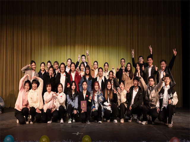 【艺术实践】艺路向前 展学院风采——0638太阳集团官网“唱”响未来第九届班级创意合唱比赛新闻稿
