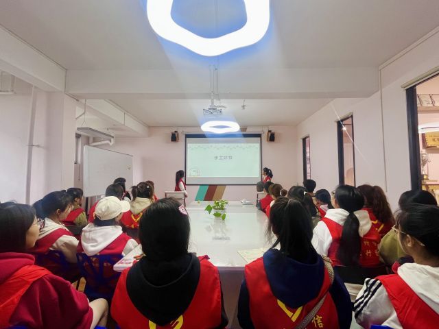 【志愿服务】园校联动 共创优质学堂——0638太阳集团官网“七彩故事会”儿童成长关爱行动