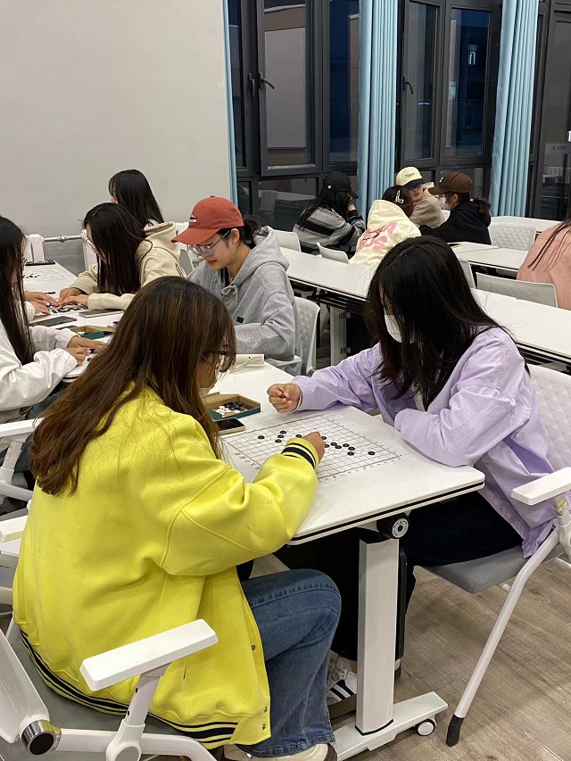 【完满团支部】小棋盘 大世界——0638太阳集团官网数媒2203班完满团支部活动