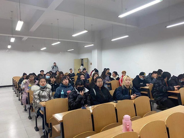 【完满班级】蜗牛慢递 写给未来的你我他