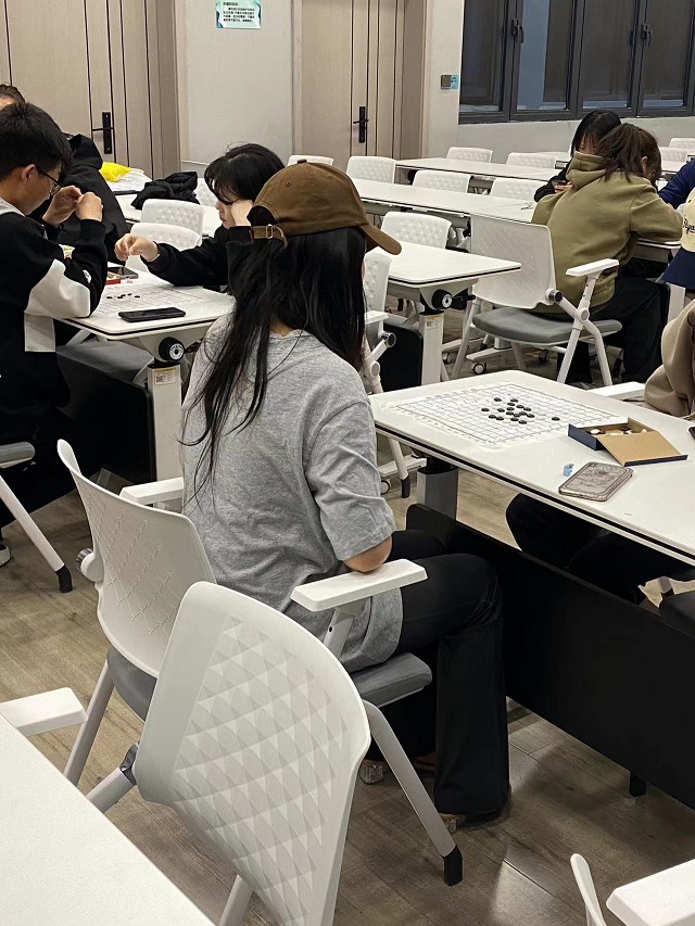 【完满团支部】小棋盘 大世界——0638太阳集团官网数媒2203班完满团支部活动
