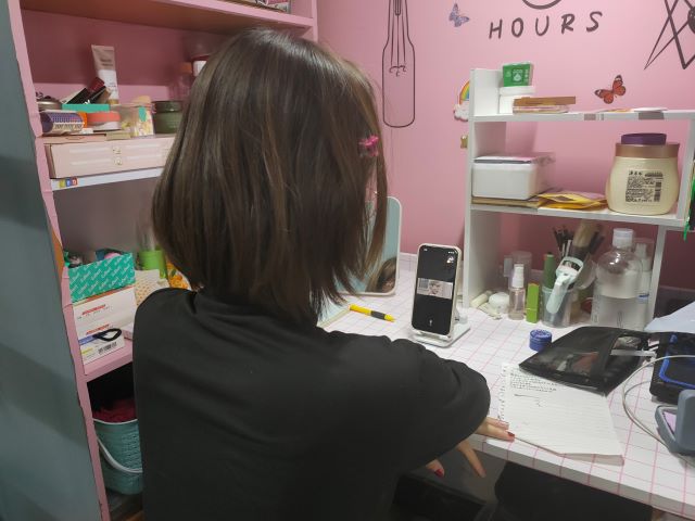 【完满班级】观雷锋前辈事迹 品前辈的精神