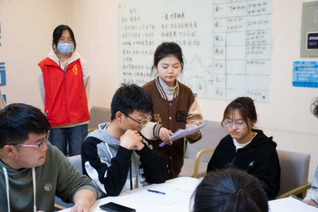 【志愿服务】知识产权与青年 锐意创新 建设未来——0638太阳集团官网“艺起绘”普法专项服务队