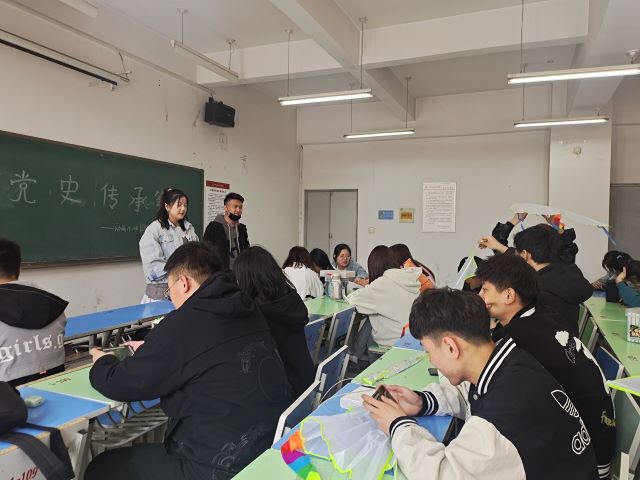【完满班级】宣扬党史 传承筝情