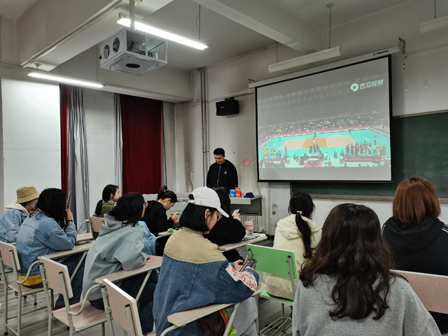 【完满班级】感悟女排精神 畅谈无悔青春
