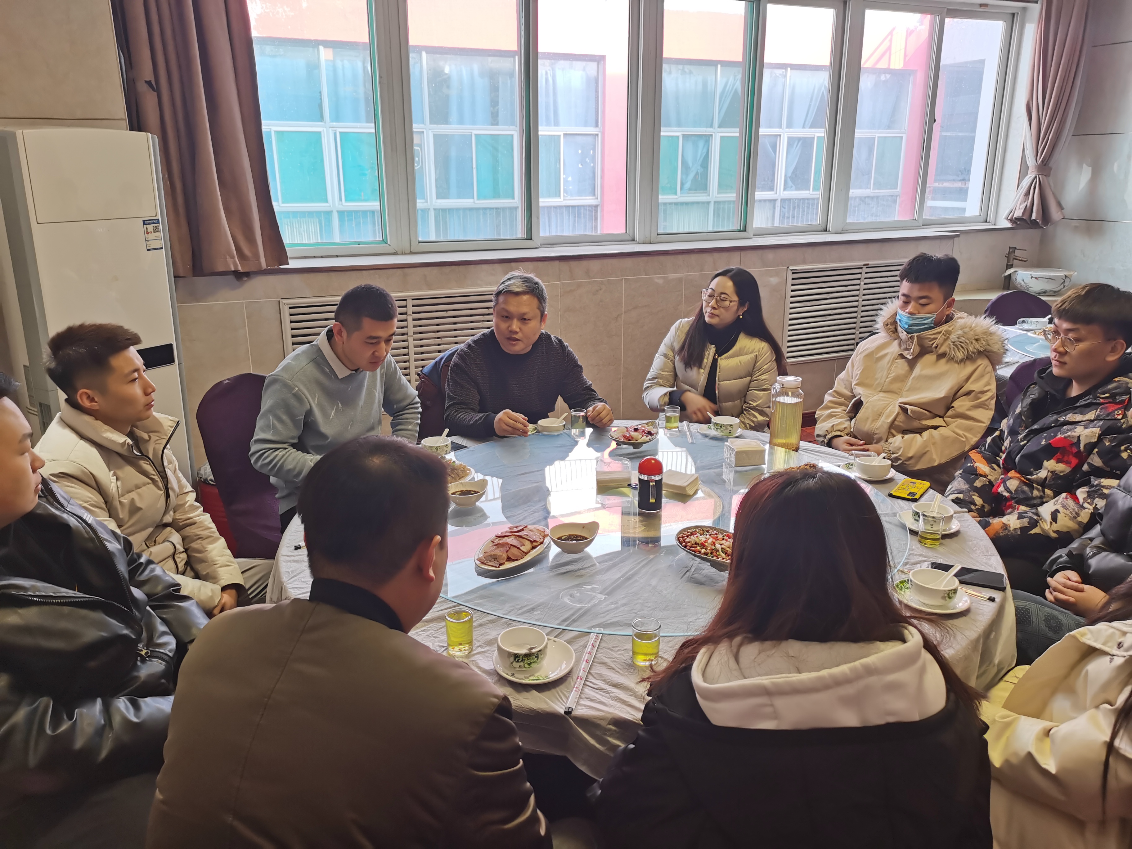 【院长·共膳日】师生共膳话前程 悉心教诲助成长