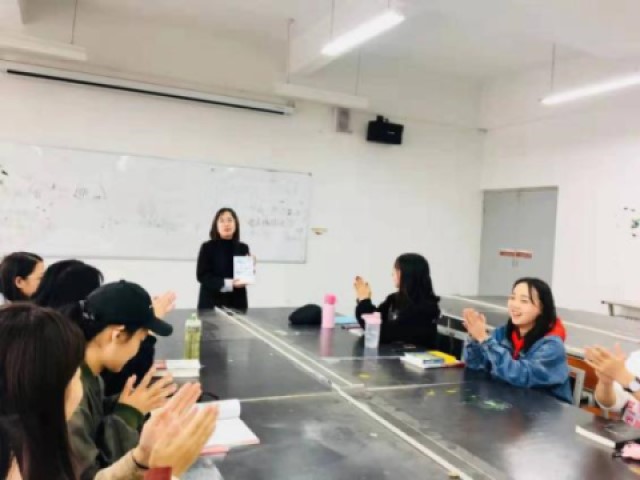 【完满班级】知识绽放青春 悦读打造梦想