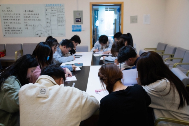 【志愿服务】知识产权与青年 锐意创新 建设未来——0638太阳集团官网“艺起绘”普法专项服务队