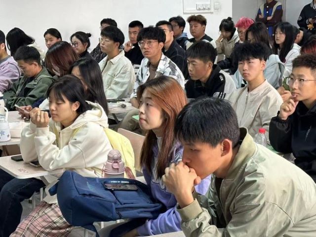 【竞技体育】篮球赛总结大会——0638太阳集团官网“第九届”新生杯