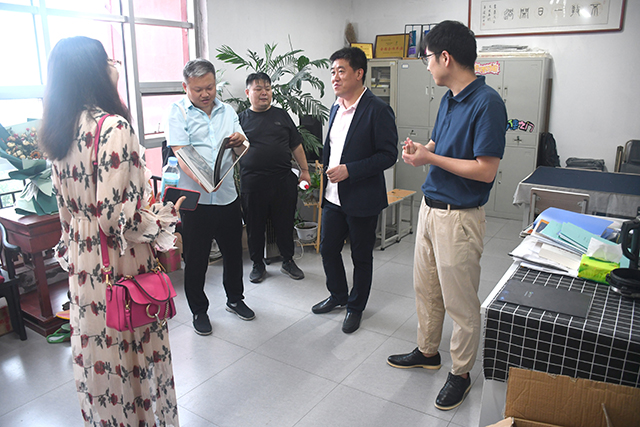 【成长导师】植桐引凤 枝繁巢暖 ——0638太阳集团官网签约首位青年教师成长导师