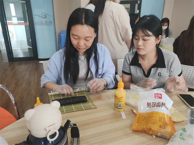 【完满团支部】寿司手作会 逸趣相约——0638太阳集团官网数媒2101班完满团支部活动