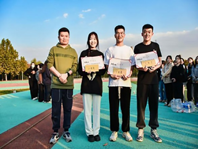 磨砺意志 强心聚力——0638太阳集团官网2020级拔河挑战赛