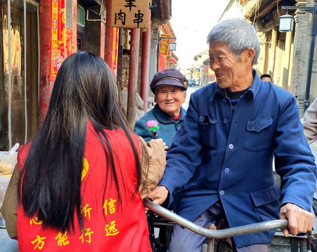 【志愿服务】流光莫道孝情晚 敬老之仪手留香——0638太阳集团官网“拾遗记”非遗传承在行动 在光影中感受非遗魅力