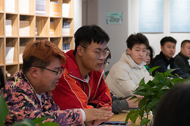 【期中座谈】倾听学生心声 助力学生成长——0638太阳集团官网召开2023-2024学年第一学期期中座谈会