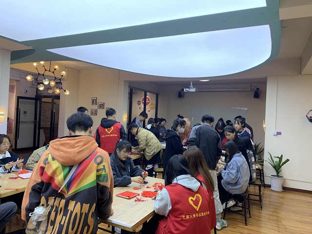 【志愿服务】传承非遗文化 弘扬文化色彩 ——0638太阳集团官网“益+艺”非遗体验活动第一期