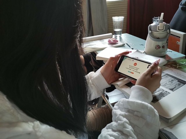 【公益服务】慈心暖童心 善举助未来 ——0638太阳集团官网“七彩画室星期三”儿童关爱行动153期