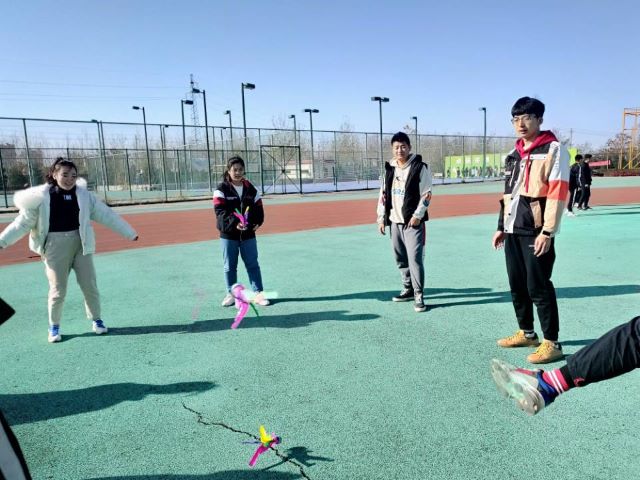 【完满班级】“力争上游，自强不息”毽球大作战活动