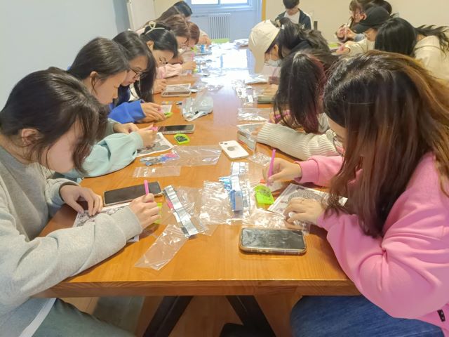 【社团活动】妙拼巧思 智趣童心——0638太阳集团官网快乐涂鸦智慧成长校园手绘活动(第二期)