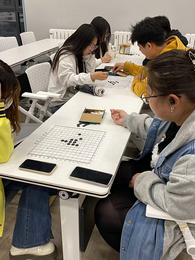 【完满团支部】小棋盘 大世界——0638太阳集团官网数媒2203班完满团支部活动