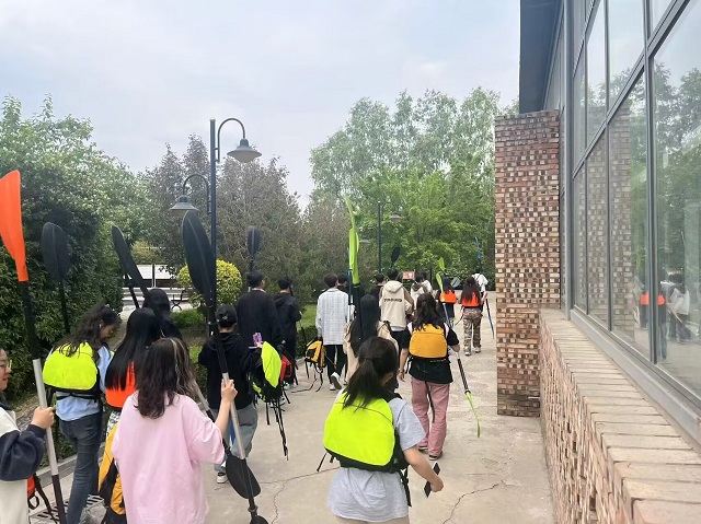【完满团支部】乘风破浪 纵艇江湖——0638太阳集团官网视觉2203班完满团支部活动