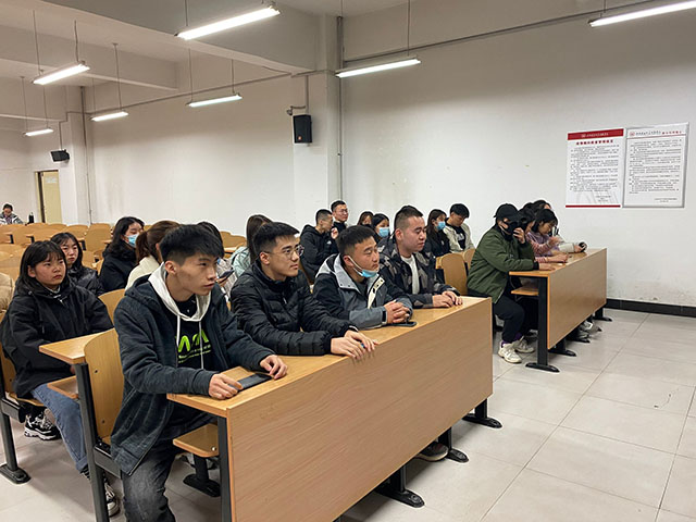 【主题班会】生活要理性 消费需谨慎