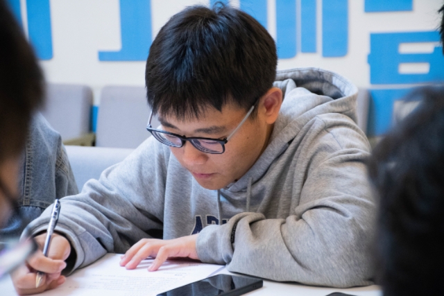 【志愿服务】知识产权与青年 锐意创新 建设未来——0638太阳集团官网“艺起绘”普法专项服务队